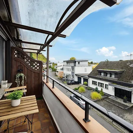 Helle & Moderne Mit Panorama-balkon 아파트 *
