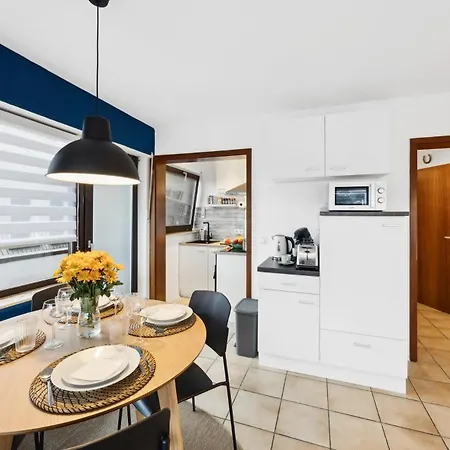 Διαμέρισμα Helle & Moderne Mit Panorama-balkon Κόμπλεντς