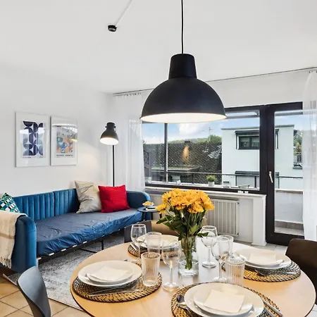 Helle & Moderne Mit Panorama-balkon