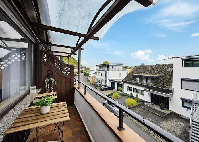 Helle & Moderne Mit Panorama-balkon Apartman *