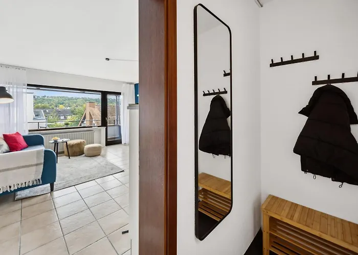 Helle & Moderne Mit Panorama-balkon Κόμπλεντς